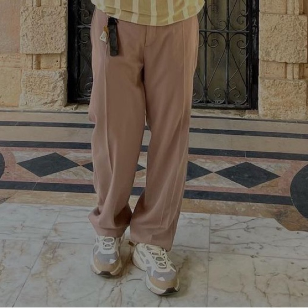 Relaxed Fit. Only wore it twice. Extremely great condition.